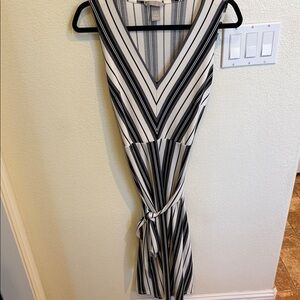 H&M Black and White V-Neck Midi Dress